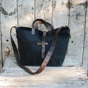 Antique Leather Waxed Canvas Tote
$260.00